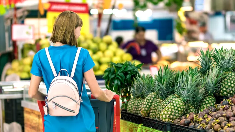 Market ve yerel ürün reyonu